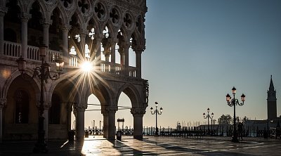 Hoogtepunten van Venetië: Wandeltour met gondeltocht, Dogenpaleis en Basiliek van San Marco met gids ❒ Italy Tickets